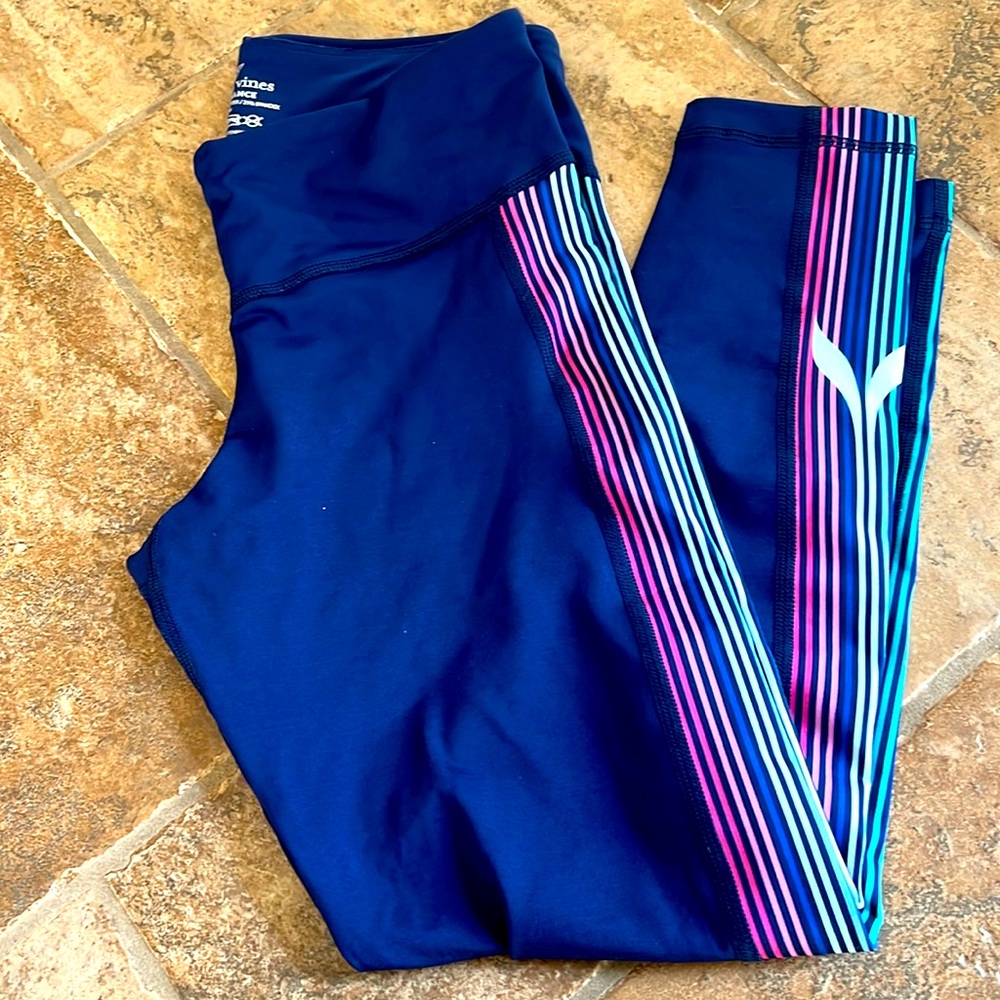 Women’s Vineyard Vines Navy Blue Performance Leggings. Like New- Worn Once